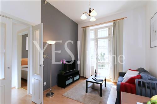 Pronájem zařízeného bytu 2+kk s balkonem, 45 m2, Belgická, Praha 2 - Vinohrady