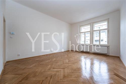 Pronájem luxusního, nezařízeného bytu 2+kk, 41 m2, Lípová, Praha 2 - Nové Město.