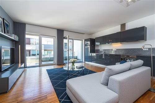 Pronájem luxusního, zařízeného bytu 2+kk s terasou, 72 m2, Prokopova, Praha 3 - Žižkov