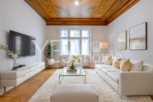 Pronájem luxusního nezařízeného bytu 3+1 se dvěma balkony, 143 m2, Pařížská, Praha 1 - Josefov