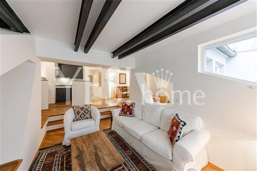Pronájem luxusního, zařízeného bytu 3+1 s terasou, 100 m², Odborů, Praha 2 - Nové Město