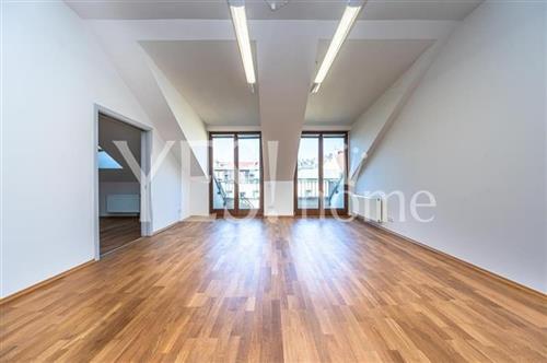 Pronájem luxusního bytu 3+1 se dvěma terasami, 129 m2, Štefánikova, Praha 5 - Smíchov