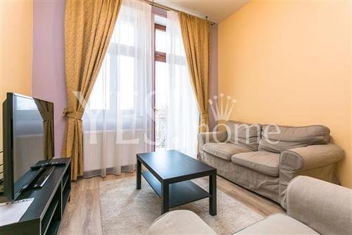 Pronájem zařízeného bytu 3+kk s balkonem, 63 m2, Máchova, Praha 2 - Vinohrady