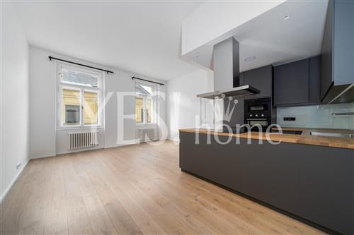 Pronájem nezařízeného bytu 3+kk, 71 m², Lazarská, Praha 2 - Nové Město