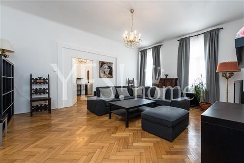 Pronájem luxusního, zařízeného bytu 4+1, 132 m2, Biskupská, Praha 1 - Nové Město