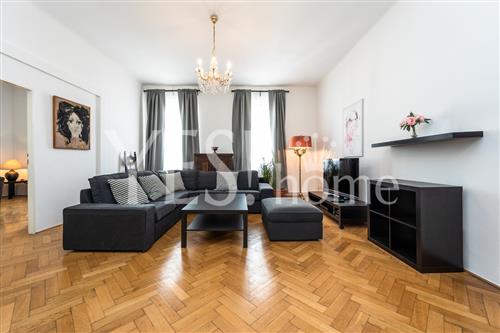 Pronájem luxusního, zařízeného bytu 4+1, 132 m2, Biskupská, Praha 1 - Nové Město