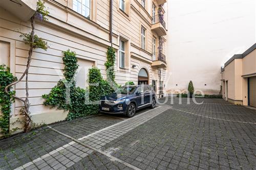 Pronájem garážového stání, Lazarská, Praha 2 - Nové Město