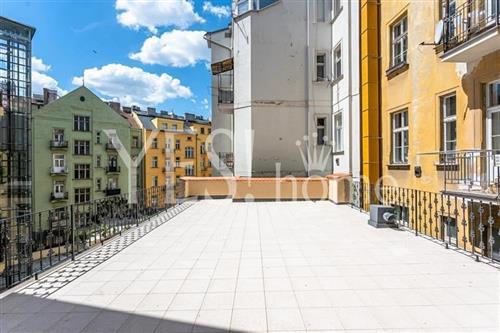 Pronájem luxusního, nezařízeného bytu 2+kk s terasou, 125 m2, Kozí, Praha 1 - Staré Město