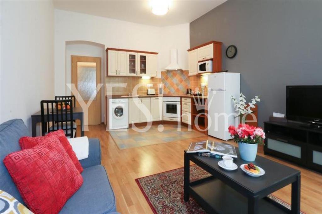 living area_33.jpg