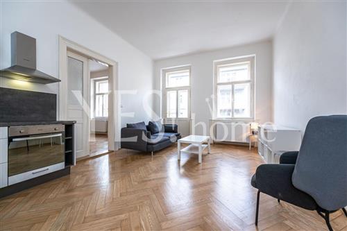 Pronájem luxusního, nezařízeného bytu 2+kk se 2 balkony, 61 m2, Lípová, Praha 2 - Nové Město.