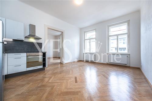 Pronájem luxusního, nezařízeného bytu 2+kk, 44 m2, Lípová, Praha 2 - Nové Město.