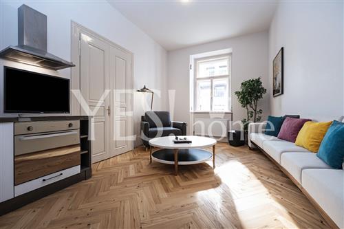 Pronájem luxusního, nezařízeného bytu 2+kk, 44 m2, Lípová, Praha 2 - Nové Město.