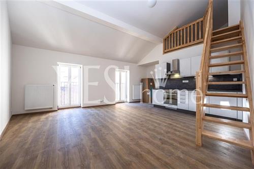 Pronájem luxusního, nezařízeného bytu 2+kk, 47 m2, Lípová, Praha 2 - Nové Město.