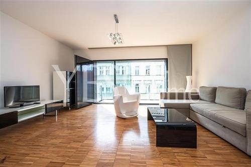 Pronájem luxusního bytu 2+kk se dvěma balkony, 71 m2, Prokopova, Praha 3 - Žižkov