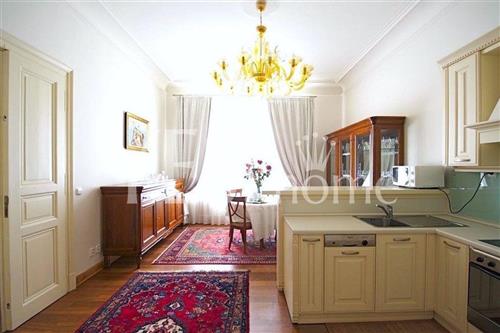 Pronájem luxusního, zařízeného bytu 3+kk, 69 m2, Truhlářská, Praha 1 - Nové Město