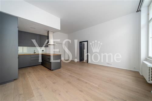 Pronájem nezařízeného bytu 3+kk, 71 m², Lazarská, Praha 1 - Nové Město