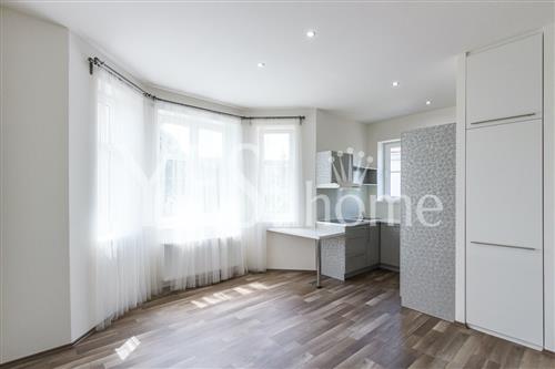 Pronájem částečně zařízeného bytu 1+kk, 27 m2, Pod strašnickou vinicí, Praha 10 - Strašnice