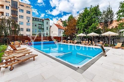 Pronájem luxusního bytu 1+kk s balkonem, 41 m2, Italská, Praha 2 - Vinohrady