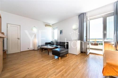 Pronájem krásného, zařízeného bytu 1+kk s terasou, 50 m2, Kouřimská, Praha 3 - část obce Vinohrady