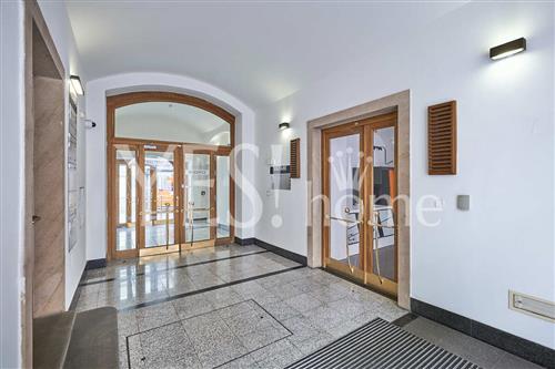 z-FJO7705_HDR-web.jpg