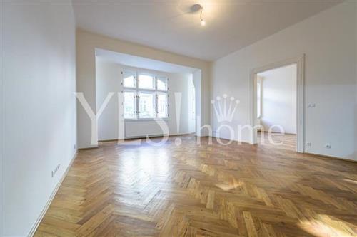 Pronájem nezařízeného kancelářského prostoru s balkonem, 67 m2, Mánesova, Praha 2 - Vinohrady